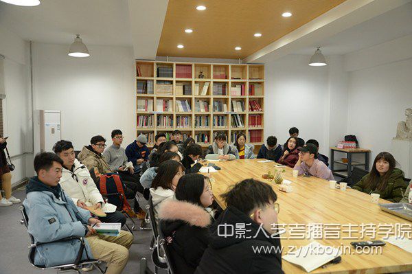 吉林藝術(shù)學(xué)院美術(shù)學(xué)院組織開展英語角學(xué)習(xí)活動