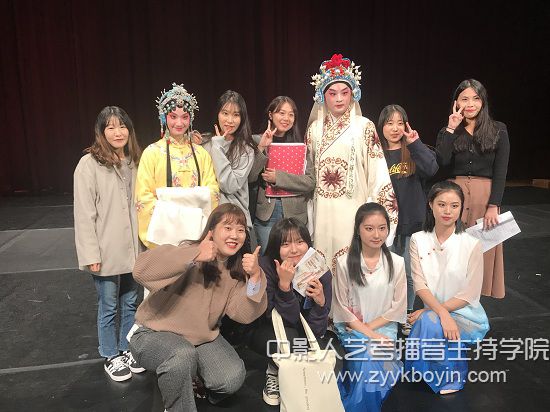 韓國學生與上戲學生合影