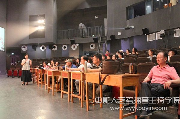 山東藝術(shù)學院戲劇影視學院專業(yè)學位研究生期末考核.jpg