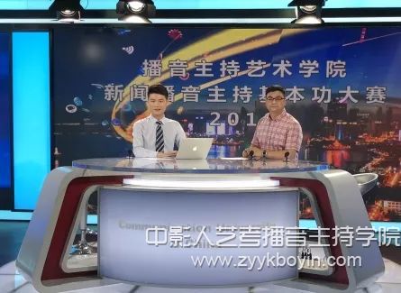 新聞話題點評嘉賓主持人.jpg
