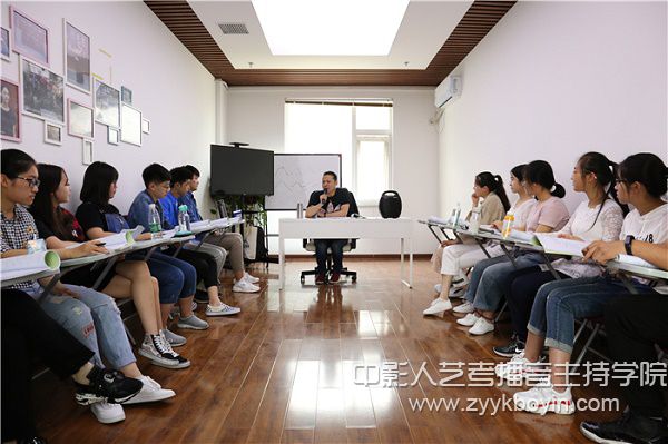 胡克老師播音指導課堂.JPG