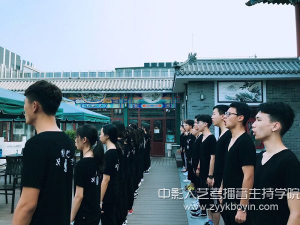 播音主持培訓晨練現場圖.jpg