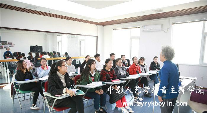 張慧老師文學作品朗誦技巧講解課堂.jpg